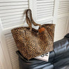UOSU Women’s Synthetic Leather Zip-Up Tote Bag